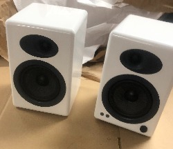 Tornamesa y Altavoces