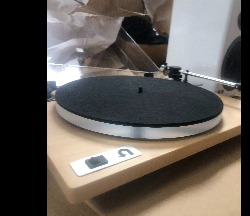Tornamesa y Altavoces